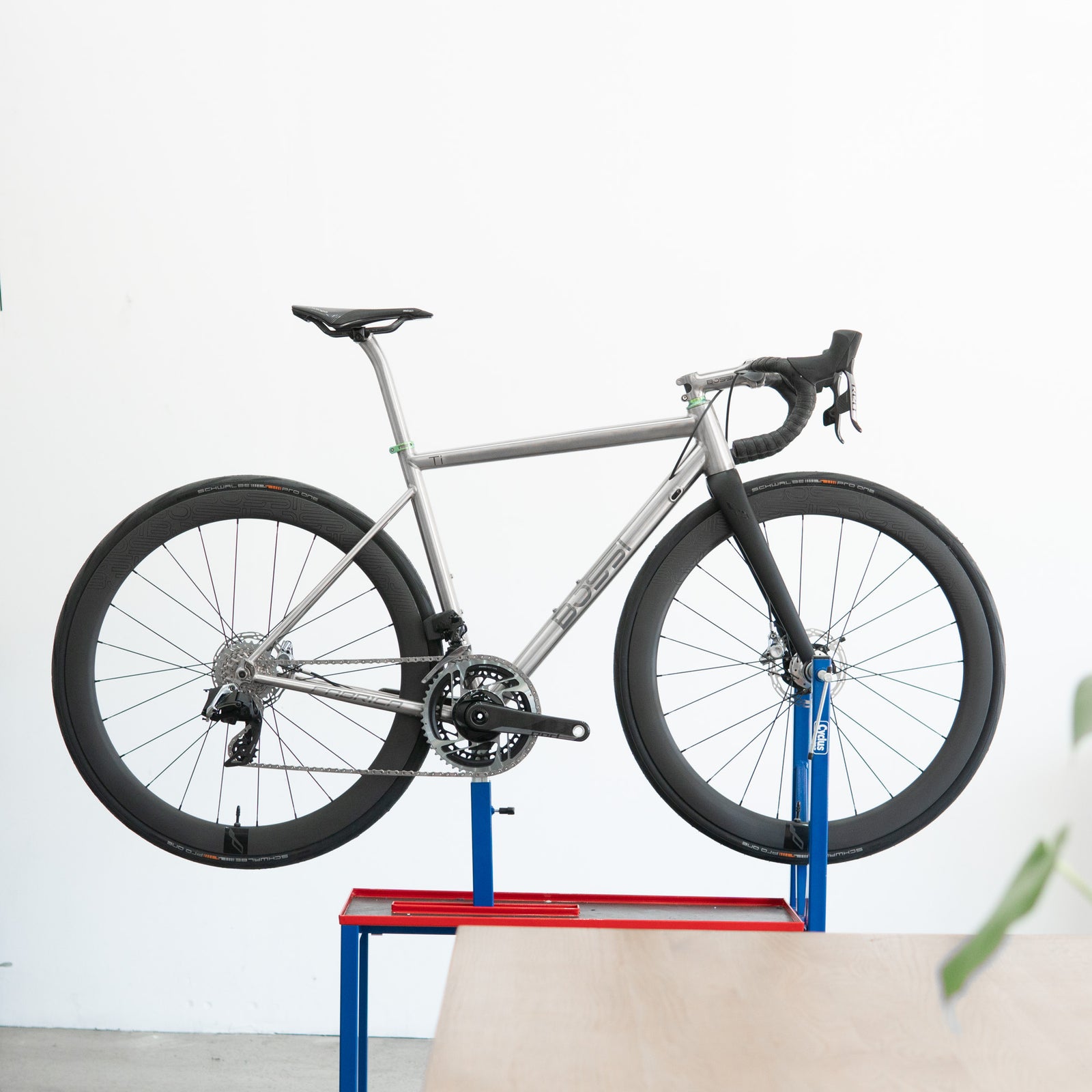 Strada - SRAM RED AXS