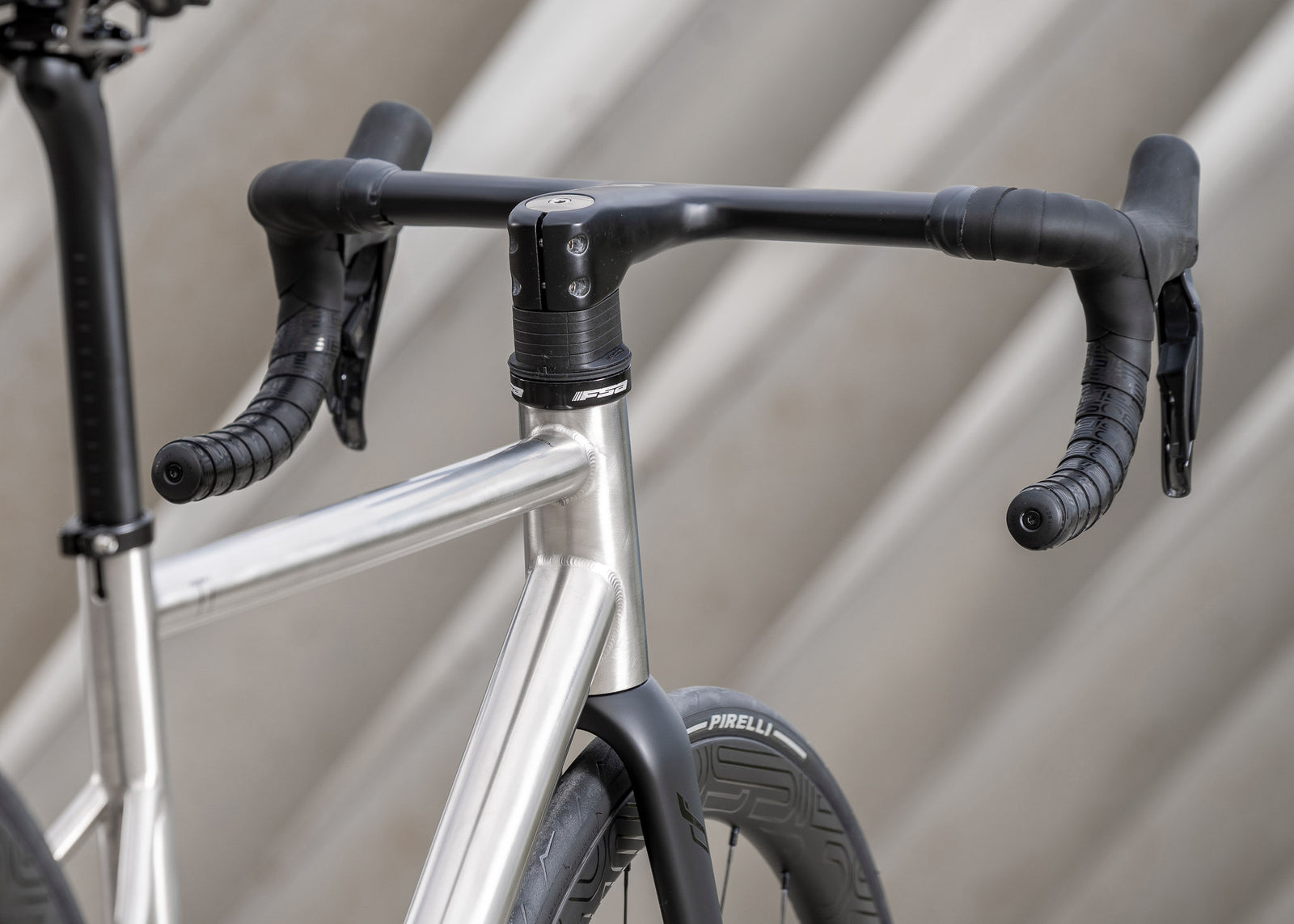 Strada - Titanium Road Bike