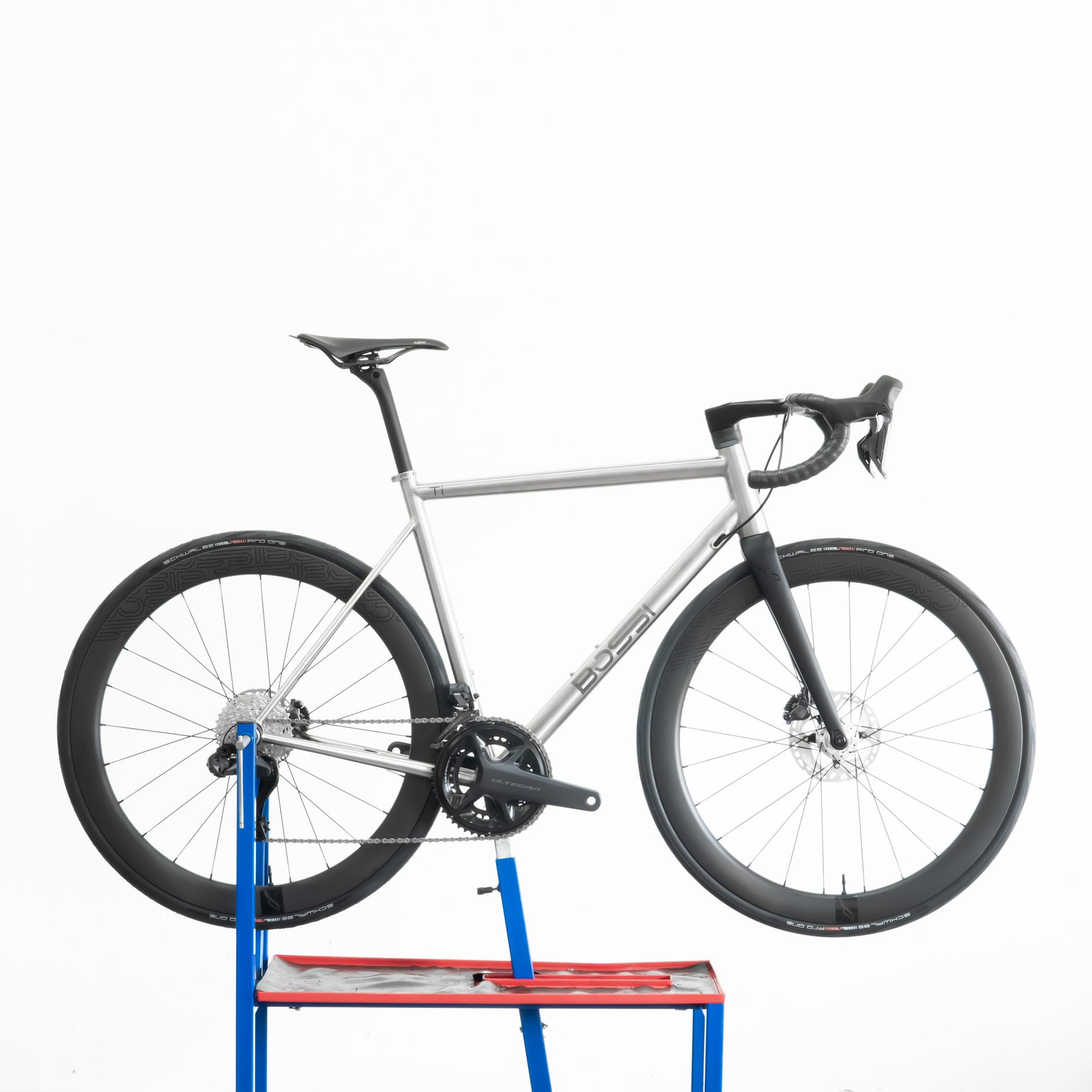 Strada Bicycle Strada - Shimano Ultegra w/ Chris King R45D - Bossi Bicycles