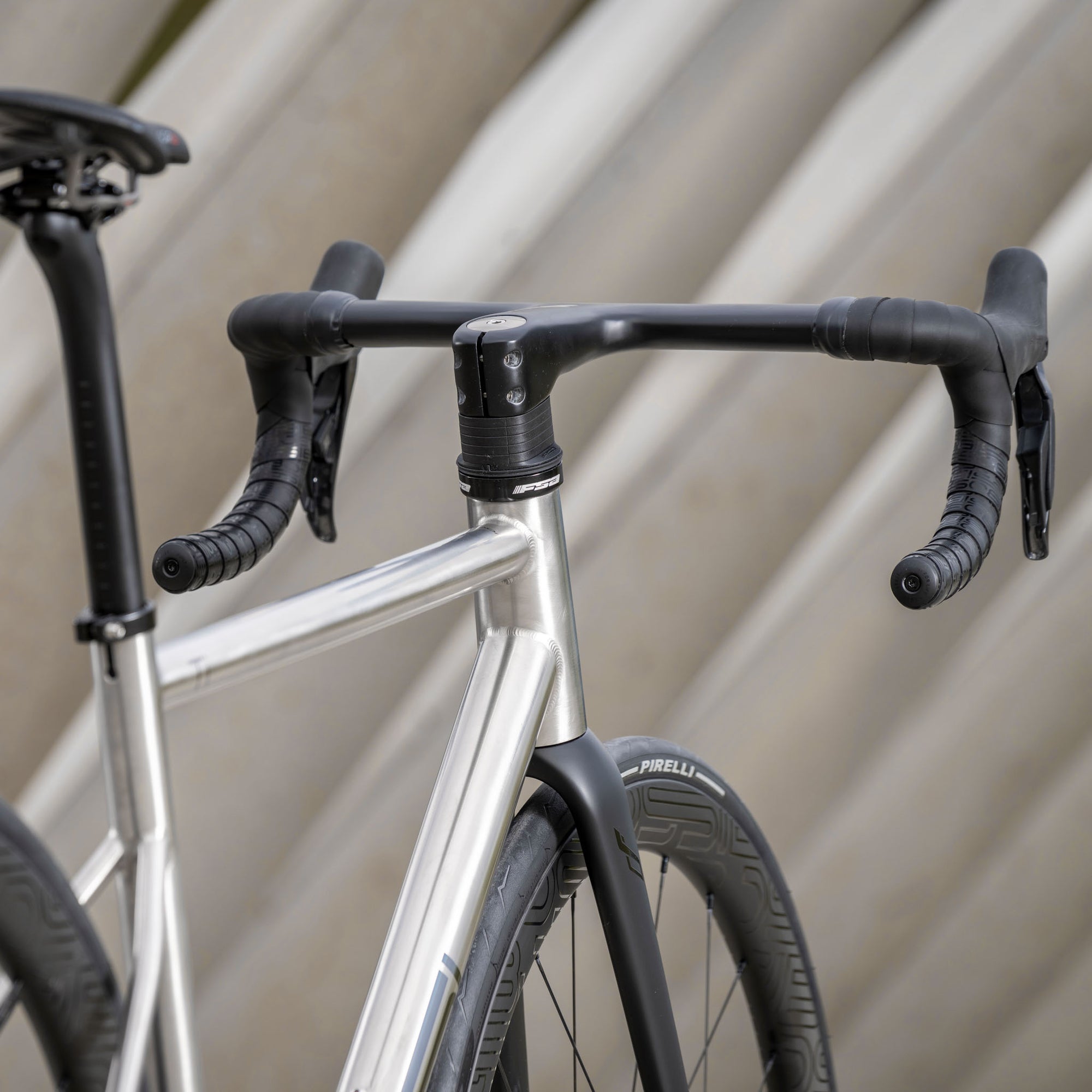 Strada - Titanium Road Bike